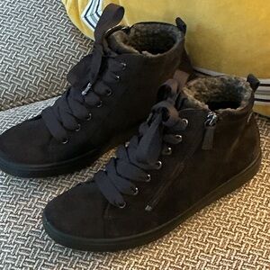NWOT Ecco Brown Side Zip Up Waterproof Wool Bootie